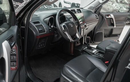 Toyota Land Cruiser Prado 150 рестайлинг 2, 2016 год, 3 200 000 рублей, 15 фотография