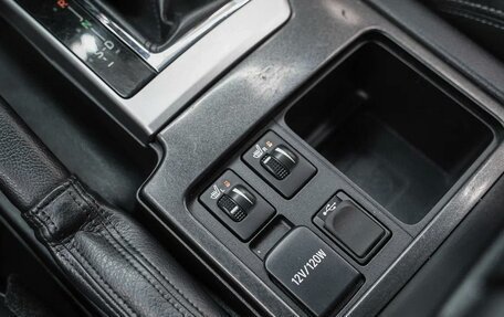 Toyota Land Cruiser Prado 150 рестайлинг 2, 2016 год, 3 200 000 рублей, 12 фотография