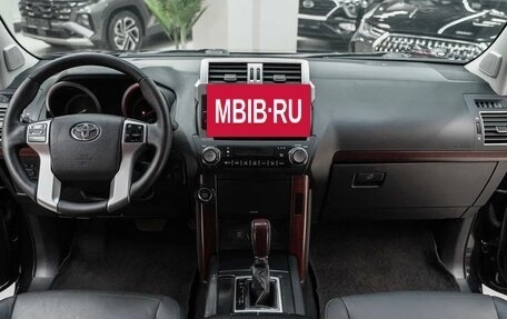 Toyota Land Cruiser Prado 150 рестайлинг 2, 2016 год, 3 200 000 рублей, 8 фотография