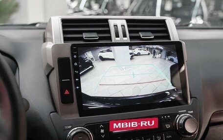 Toyota Land Cruiser Prado 150 рестайлинг 2, 2016 год, 3 200 000 рублей, 13 фотография