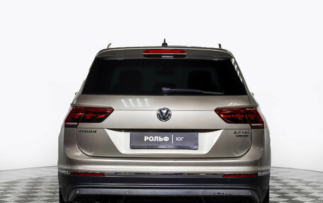 Volkswagen Tiguan II, 2017 год, 2 455 000 рублей, 6 фотография