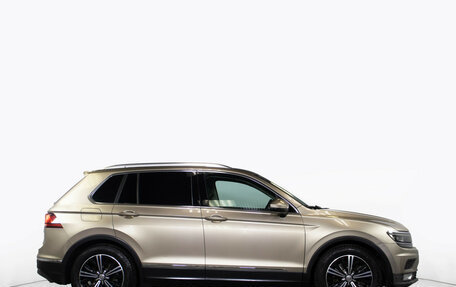 Volkswagen Tiguan II, 2017 год, 2 455 000 рублей, 4 фотография