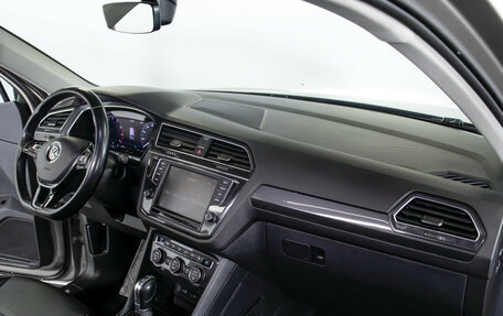 Volkswagen Tiguan II, 2017 год, 2 455 000 рублей, 9 фотография