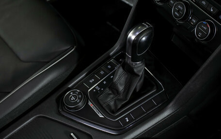 Volkswagen Tiguan II, 2017 год, 2 455 000 рублей, 22 фотография