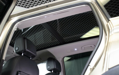 Volkswagen Tiguan II, 2017 год, 2 455 000 рублей, 16 фотография