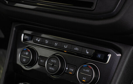 Volkswagen Tiguan II, 2017 год, 2 455 000 рублей, 20 фотография