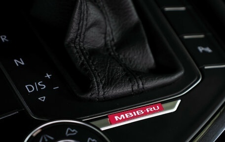 Volkswagen Tiguan II, 2017 год, 2 455 000 рублей, 21 фотография