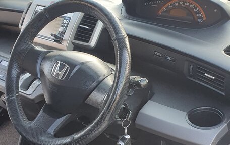 Honda Freed I, 2010 год, 900 000 рублей, 6 фотография