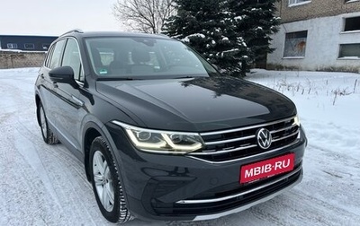 Volkswagen Tiguan II, 2021 год, 3 960 000 рублей, 1 фотография