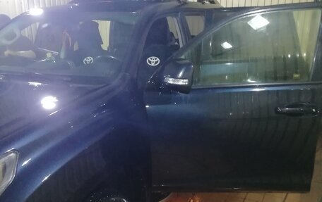 Toyota Land Cruiser Prado 150 рестайлинг 2, 2011 год, 3 100 000 рублей, 14 фотография