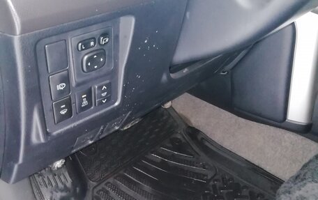 Toyota Land Cruiser Prado 150 рестайлинг 2, 2011 год, 3 100 000 рублей, 10 фотография