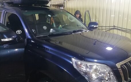 Toyota Land Cruiser Prado 150 рестайлинг 2, 2011 год, 3 100 000 рублей, 17 фотография