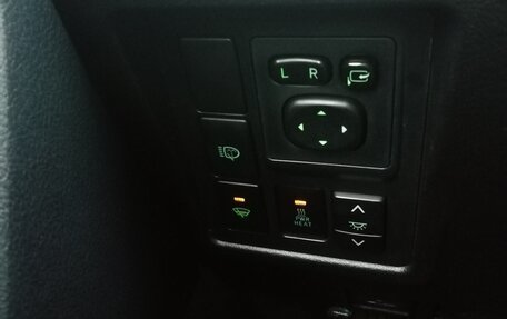 Toyota Land Cruiser Prado 150 рестайлинг 2, 2011 год, 3 100 000 рублей, 19 фотография