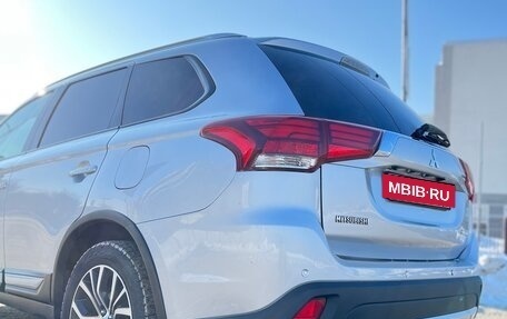 Mitsubishi Outlander III рестайлинг 3, 2018 год, 2 100 000 рублей, 8 фотография