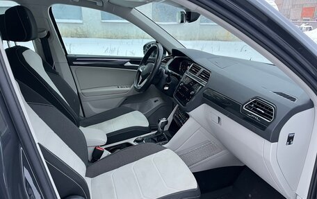 Volkswagen Tiguan II, 2021 год, 3 960 000 рублей, 10 фотография