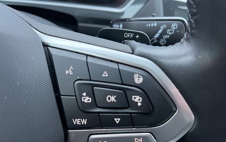 Volkswagen Tiguan II, 2021 год, 3 960 000 рублей, 18 фотография