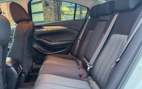 Mazda 6, 2018 год, 2 300 000 рублей, 14 фотография