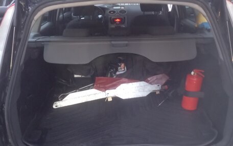 Ford Focus II рестайлинг, 2011 год, 700 000 рублей, 24 фотография