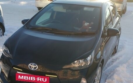 Toyota Aqua I, 2013 год, 800 000 рублей, 2 фотография