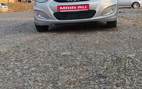 Hyundai Solaris II рестайлинг, 2012 год, 850 000 рублей, 2 фотография