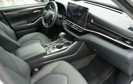 Toyota Highlander, 2025 год, 6 700 000 рублей, 12 фотография