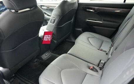 Toyota Highlander, 2025 год, 6 700 000 рублей, 13 фотография