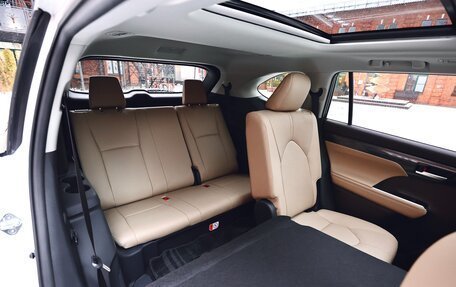 Toyota Highlander, 2025 год, 5 680 000 рублей, 3 фотография