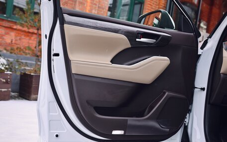 Toyota Highlander, 2025 год, 5 680 000 рублей, 13 фотография