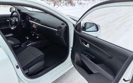 KIA Rio IV, 2018 год, 1 050 000 рублей, 13 фотография