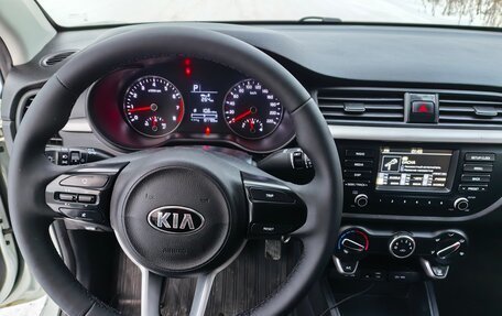 KIA Rio IV, 2018 год, 1 050 000 рублей, 9 фотография