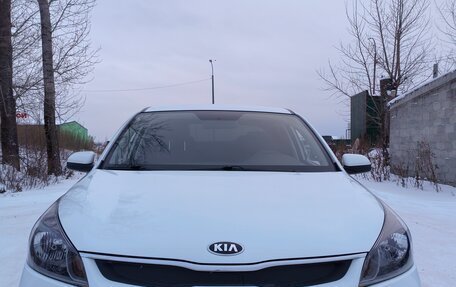 KIA Rio IV, 2018 год, 1 050 000 рублей, 24 фотография