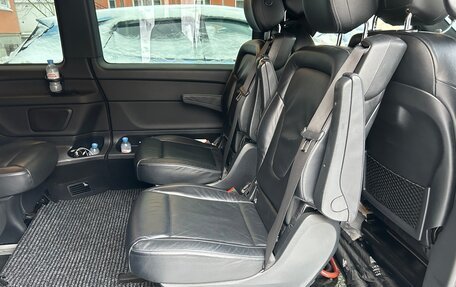 Mercedes-Benz V-Класс, 2016 год, 3 290 000 рублей, 2 фотография