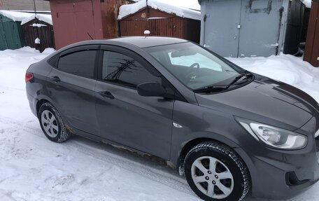 Hyundai Solaris II рестайлинг, 2011 год, 580 000 рублей, 2 фотография