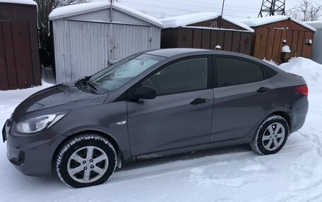 Hyundai Solaris II рестайлинг, 2011 год, 580 000 рублей, 5 фотография