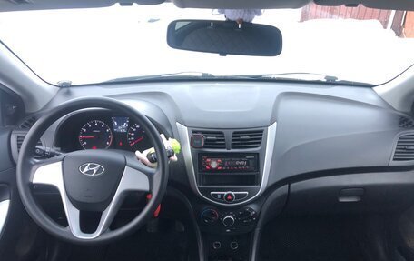 Hyundai Solaris II рестайлинг, 2011 год, 580 000 рублей, 10 фотография