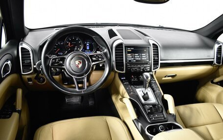 Porsche Cayenne III, 2015 год, 3 224 900 рублей, 6 фотография