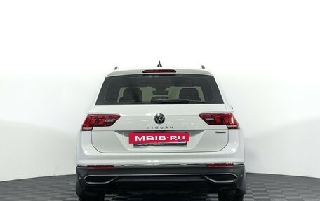 Volkswagen Tiguan II, 2021 год, 3 447 000 рублей, 6 фотография