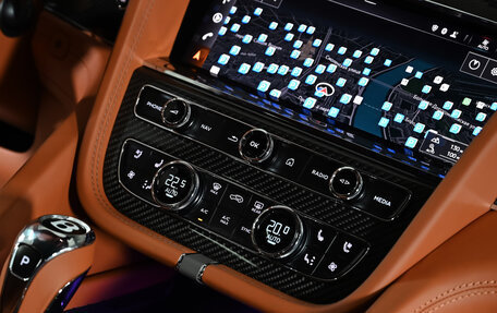 Bentley Bentayga I, 2021 год, 46 000 000 рублей, 11 фотография