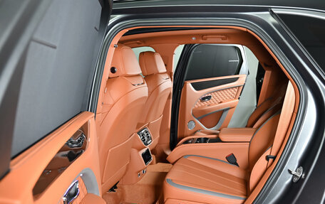 Bentley Bentayga I, 2021 год, 46 000 000 рублей, 13 фотография