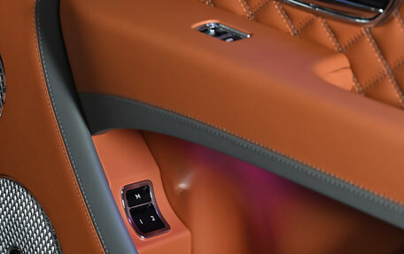 Bentley Bentayga I, 2021 год, 46 000 000 рублей, 35 фотография