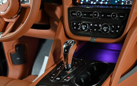 Bentley Bentayga I, 2021 год, 46 000 000 рублей, 30 фотография