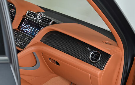 Bentley Bentayga I, 2021 год, 46 000 000 рублей, 32 фотография