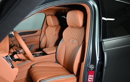 Bentley Bentayga I, 2021 год, 46 000 000 рублей, 23 фотография