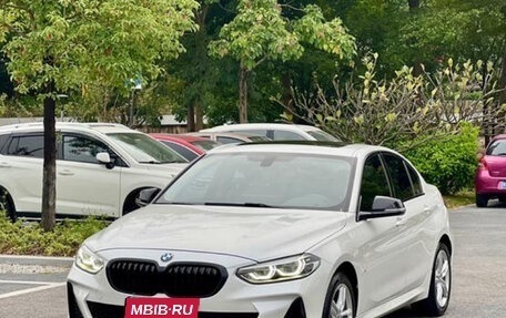 BMW 1 серия, 2022 год, 1 950 000 рублей, 1 фотография