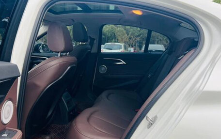 BMW 1 серия, 2022 год, 1 950 000 рублей, 10 фотография