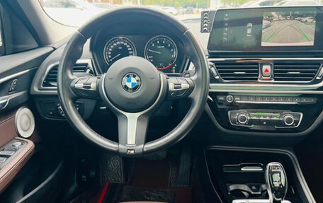 BMW 1 серия, 2022 год, 1 950 000 рублей, 14 фотография