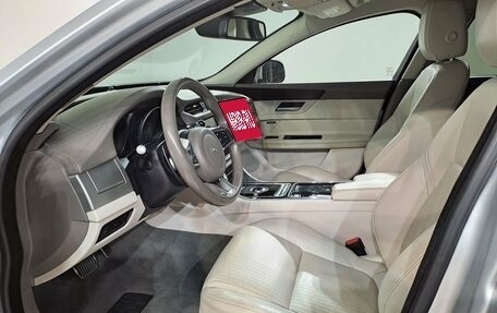 Jaguar XF II, 2017 год, 2 299 000 рублей, 13 фотография