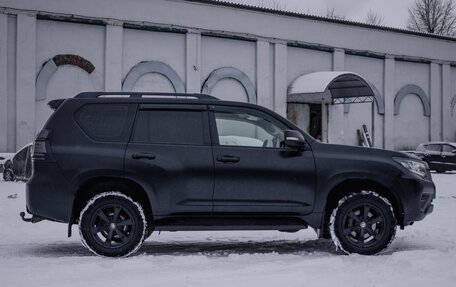 Toyota Land Cruiser Prado 150 рестайлинг 2, 2021 год, 6 100 000 рублей, 1 фотография