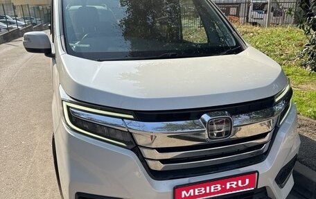 Honda Stepwgn IV, 2019 год, 2 350 000 рублей, 1 фотография