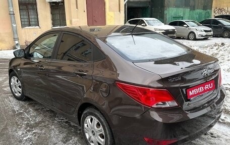 Hyundai Solaris II рестайлинг, 2015 год, 680 000 рублей, 1 фотография